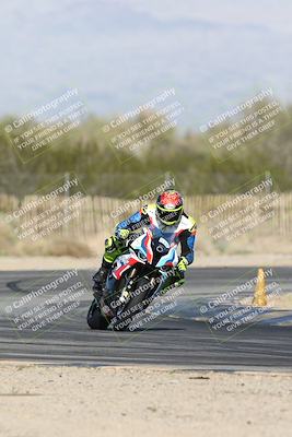 media/Jan-15-2026-Racers Edge (Thu) [[dfebeb70ab]]/2-A Group/Session 5 Turn 2/